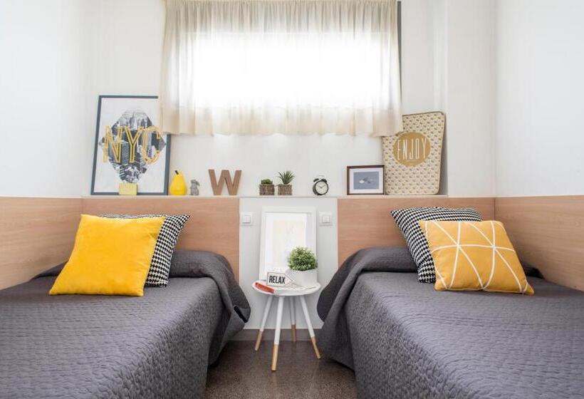 수피리어 스튜디오, Residencia Universitaria As Burgas