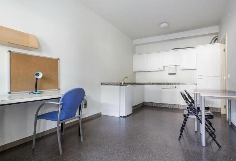 패밀리 스튜디오, Residencia Universitaria As Burgas