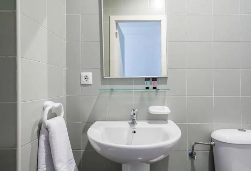 اتاق استاندارد چهار تخته, Residencia Universitaria As Burgas