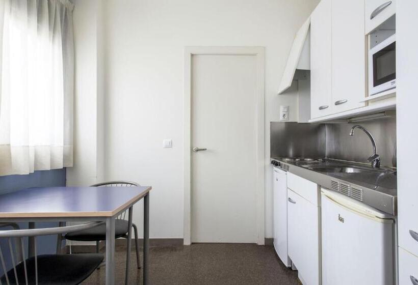 4인용 스탠다드 룸, Residencia Universitaria As Burgas