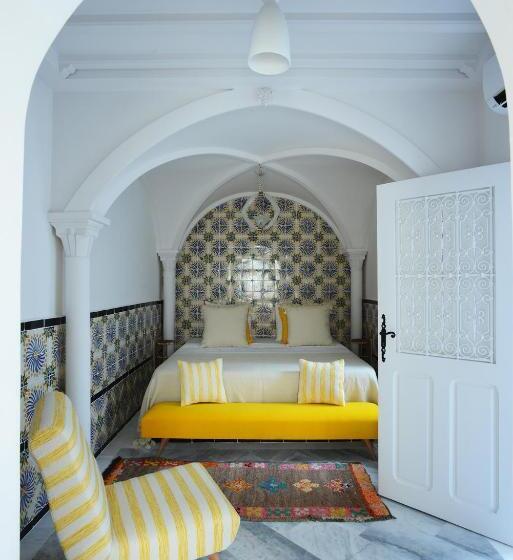 سوییت سوپریور, Dar Antonia