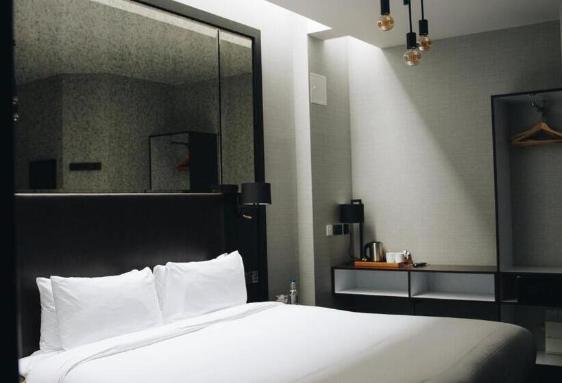 Superior-invahuone, Camden Enterprise