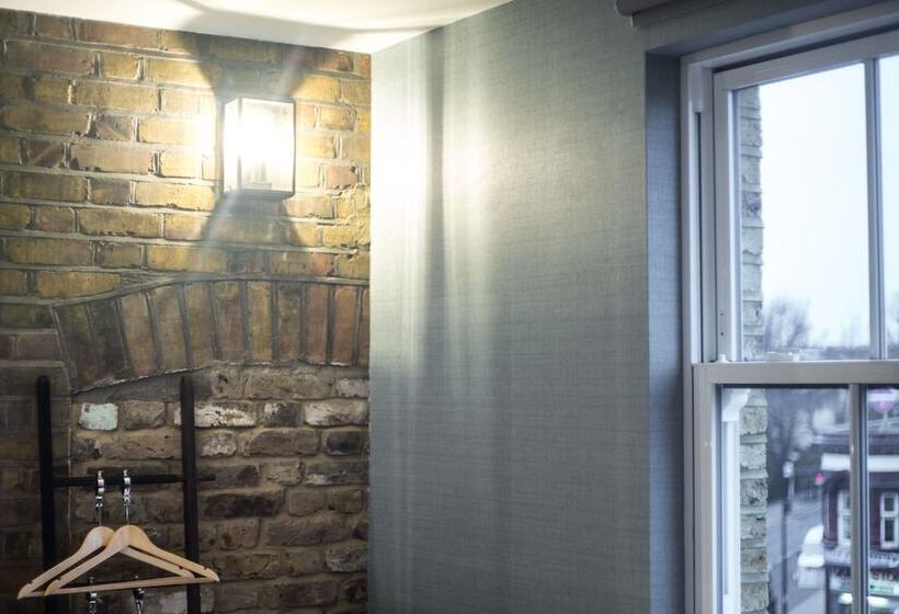 Deluxe-huone, Camden Enterprise