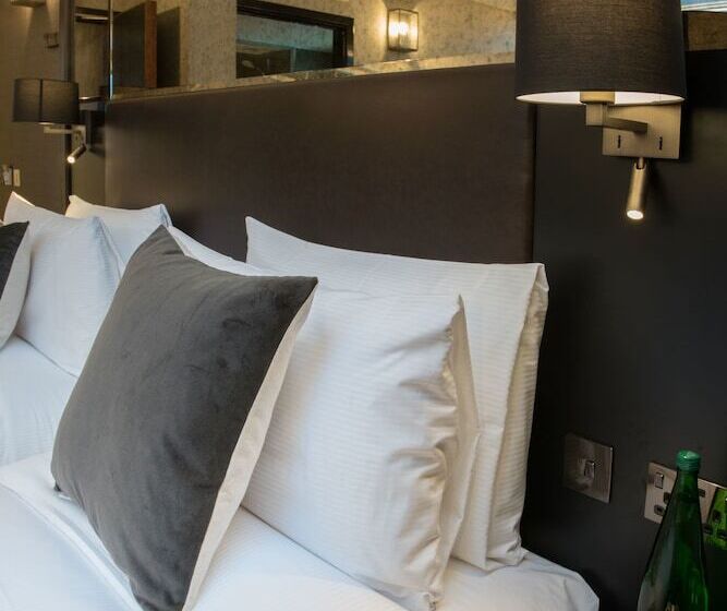 Superior-huone, Camden Enterprise