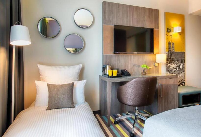 חדר קומפורט לשלושה, Leonardo Hotel Munich City East