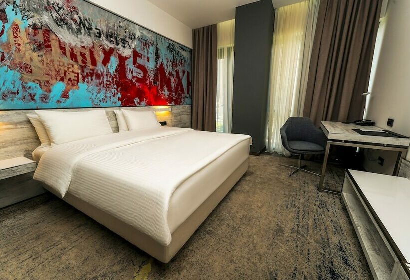 디럭스 룸 킹사이즈 침대, Messier 53 Hotel Yerevan