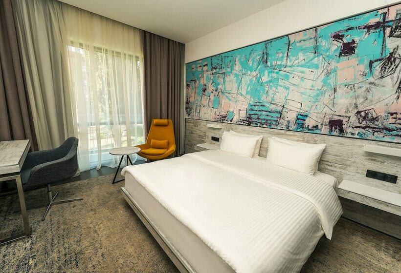 디럭스 룸 킹사이즈 침대, Messier 53 Hotel Yerevan