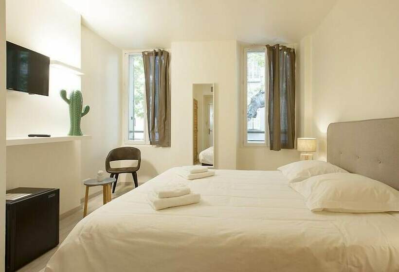 スタンダードルーム, Restaurant Des Maures