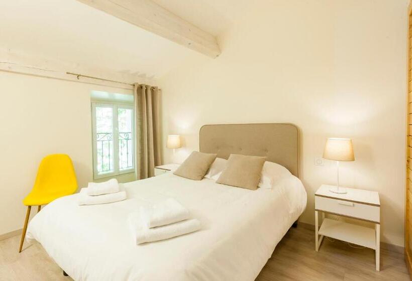 スタンダードルーム, Restaurant Des Maures