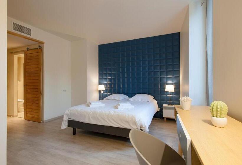 غرفة ديلوكس, Restaurant Des Maures