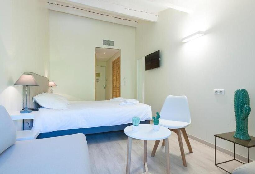 スーペリアールーム, Restaurant Des Maures