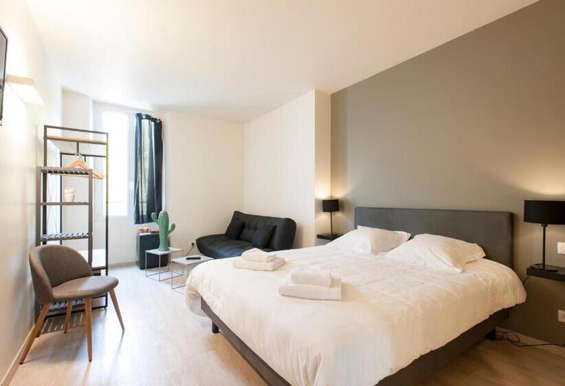 غرفة سوبيريور, Restaurant Des Maures