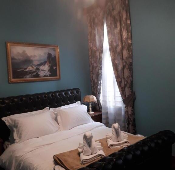 اتاق لوکس, Vila Mano