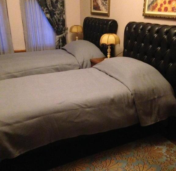 اتاق لوکس چهار تخته, Vila Mano