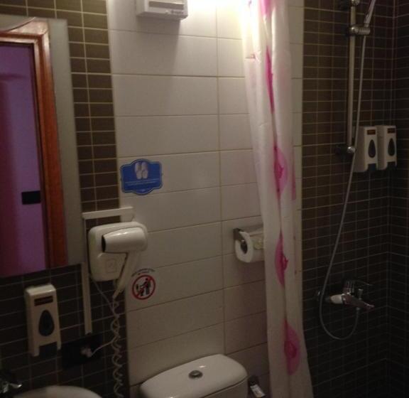 اتاق اکونومی, Vila Mano