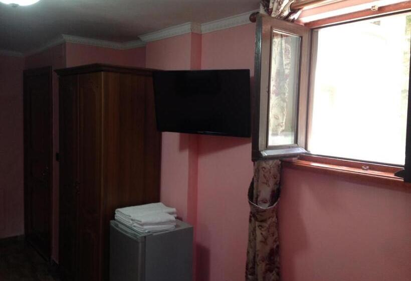 اتاق اکونومی, Vila Mano