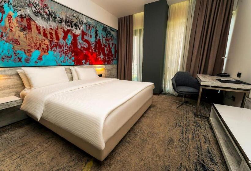 디럭스 룸 킹사이즈 침대, Messier 53 Hotel Yerevan