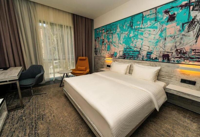 디럭스 룸 킹사이즈 침대, Messier 53 Hotel Yerevan