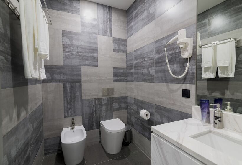 스탠다드 룸 킹사이즈 침대, Messier 53 Hotel Yerevan