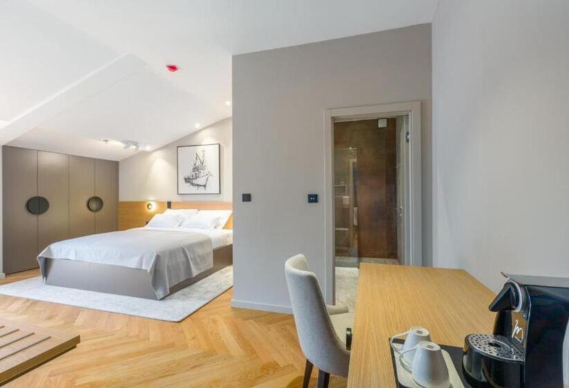 バルコニー付きスタンダードルーム, Squero