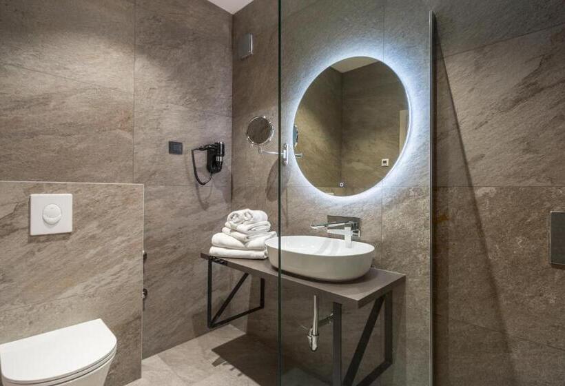 デラックスルーム, Squero