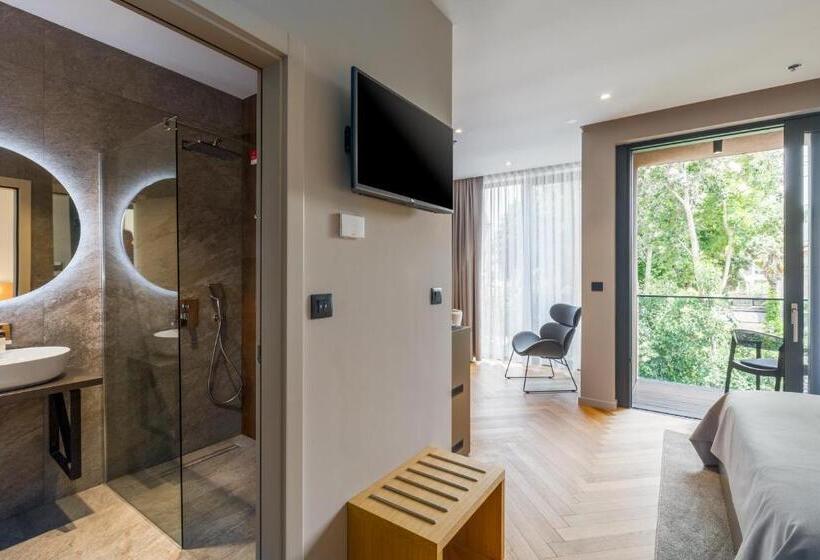 デラックスルーム, Squero