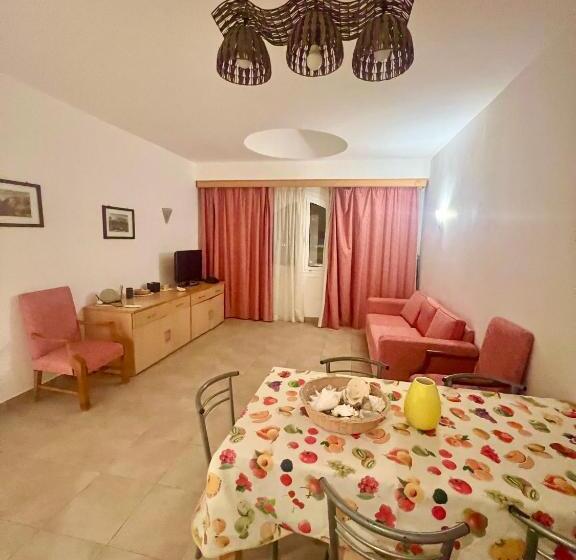 آپارتمان 1 خوابه, 2 Bedrooms 2 Bathrooms Apartment At Domina Coral Bay Sea View