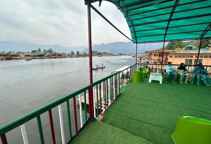 デラックスルーム, The Heritage Safina Group Of Houseboats