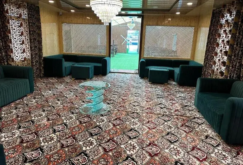 プレジデントスイートルーム, The Heritage Safina Group Of Houseboats