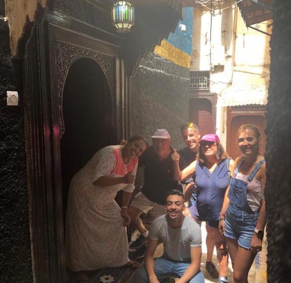 标准间, Riad Abqari Youssefi