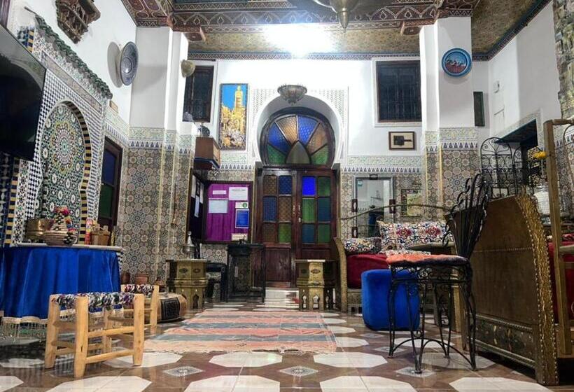 标准间, Riad Abqari Youssefi