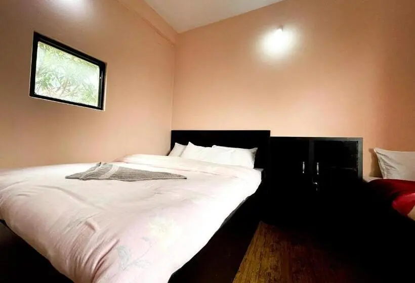 اتاق استاندارد با چشمانداز دریاچه, Yuriko Guest House
