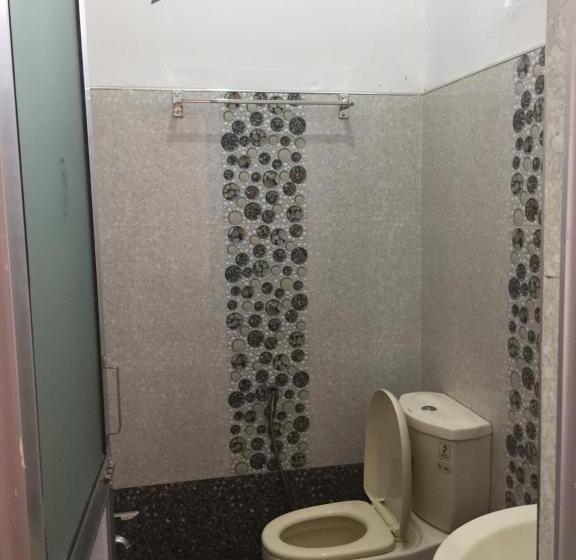 غرفة إقتصادية, A&b Events Guest