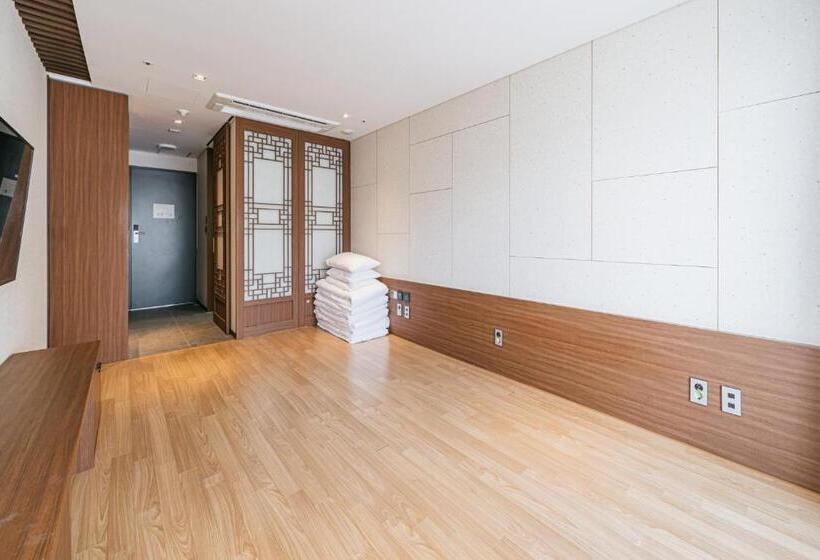 スタンダードトリプルルーム, Air City Jeju