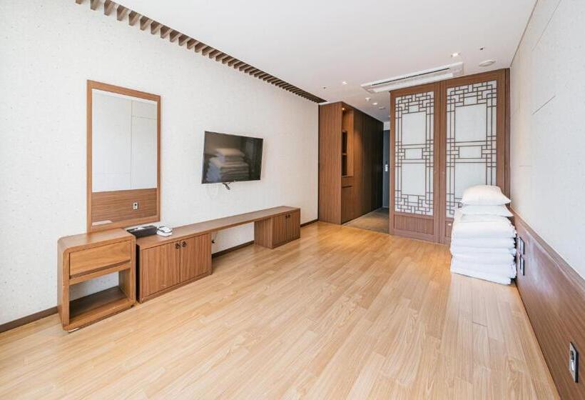 スタンダードトリプルルーム, Air City Jeju