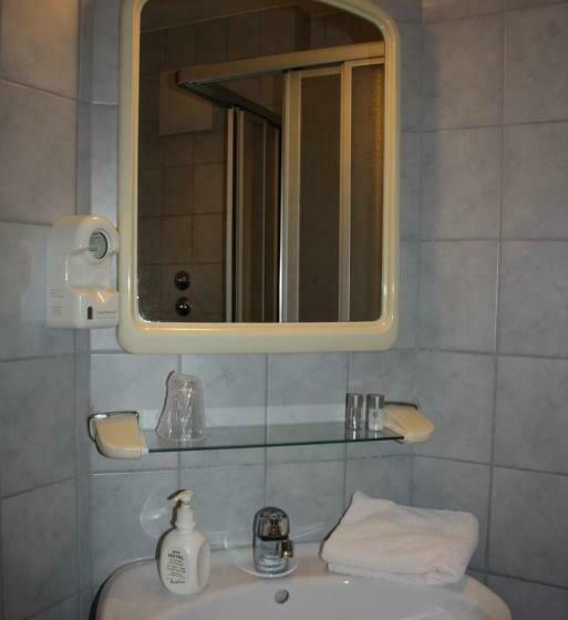 Standard Enkelrum, Blume Post