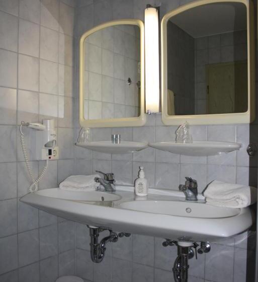 Standardrum, Blume Post