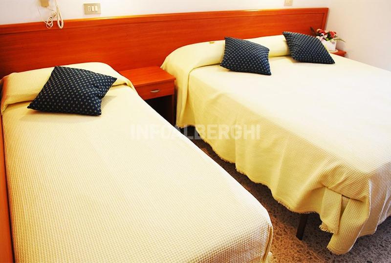 バルコニー付きスタンダードトリプルルーム, Caesar