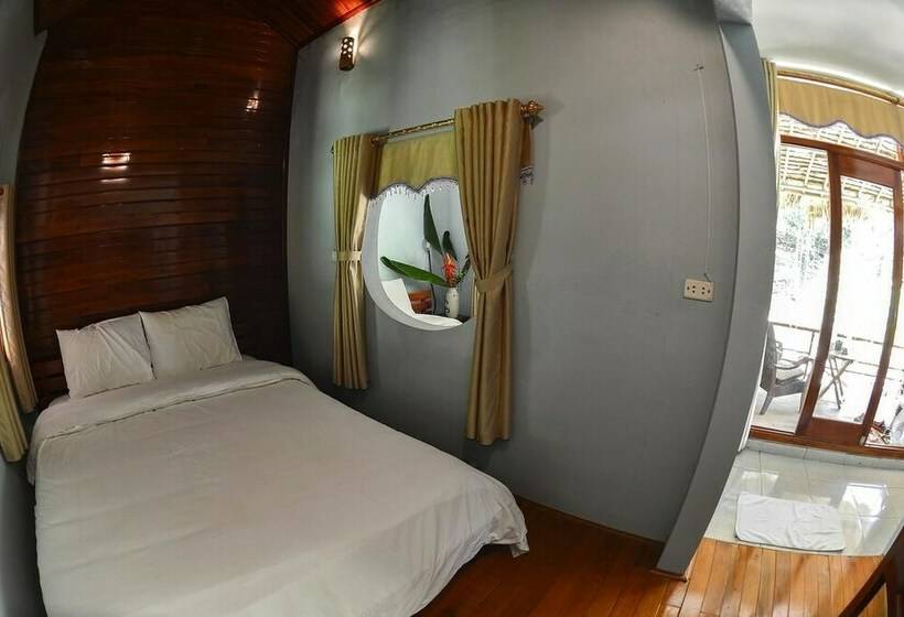 اتاق خانوادگی, La Maison De Buoc