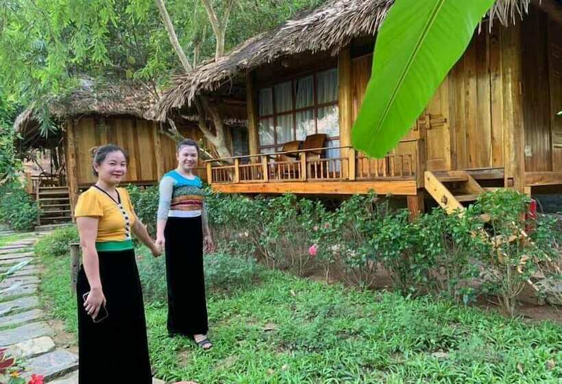 اتاق خانوادگی, La Maison De Buoc