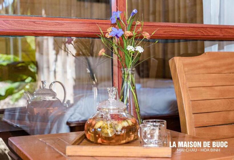 اتاق خانوادگی, La Maison De Buoc