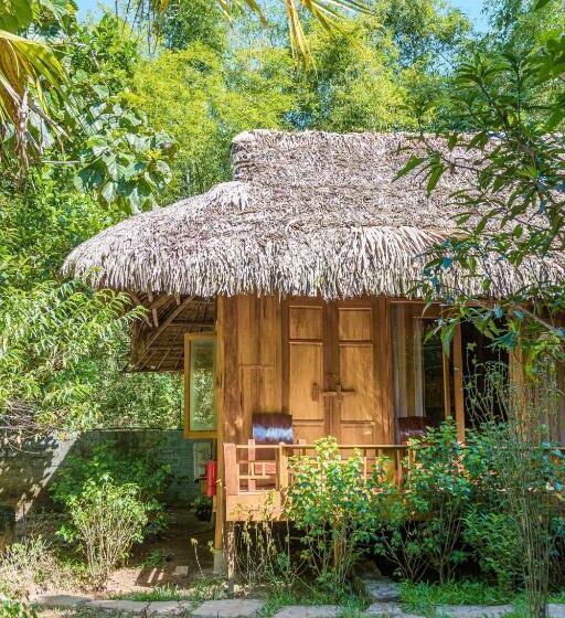 اتاق خانوادگی, La Maison De Buoc
