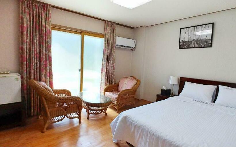 Standard Værelse, Namwon