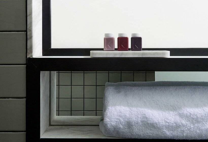 スタンダードルーム, Tribe Perth