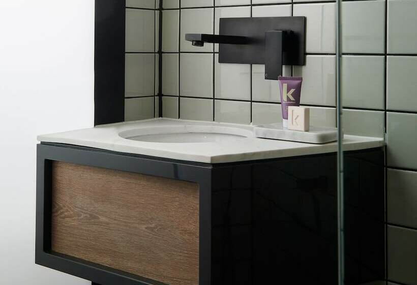 スタンダードシティビュールーム, Tribe Perth