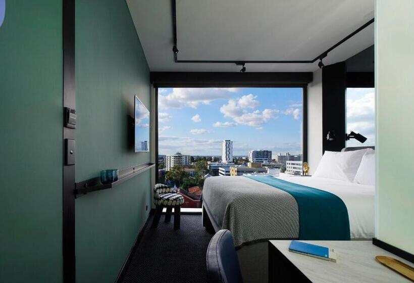 スタンダードシティビュールーム, Tribe Perth