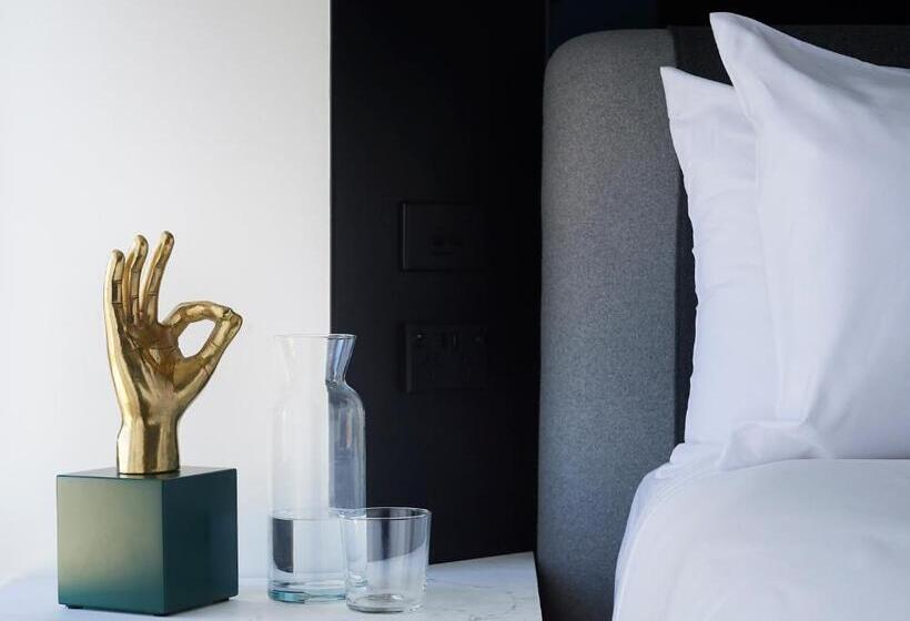 スタンダードシティビュールーム, Tribe Perth