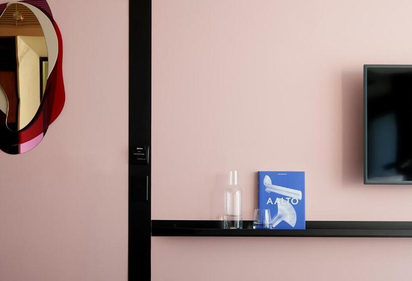 スタンダードシティビュールーム, Tribe Perth