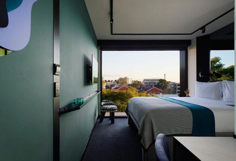 スタンダードシティビュールーム, Tribe Perth