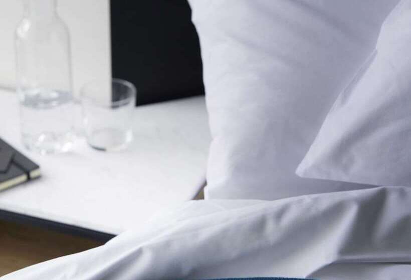 スタンダードルーム, Tribe Perth